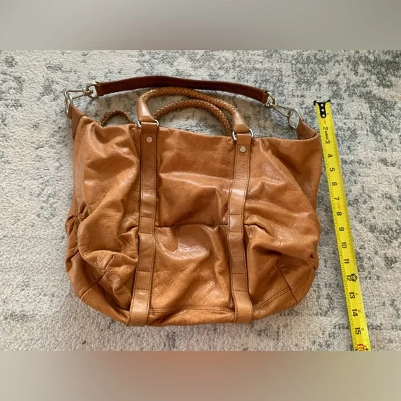 The Sak Camel Leather Purse - Picture 4 of 7